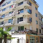 Sea House 3* نيسيبار